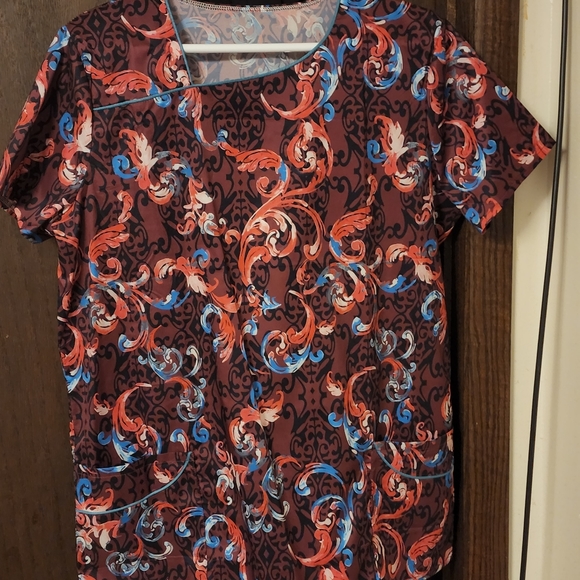 Scrub top - Picture 3 of 6